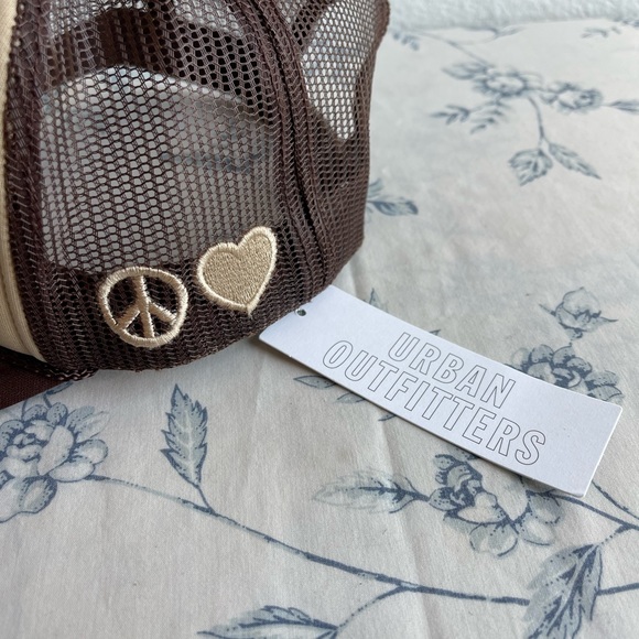 Urban outfitters cream and brown men’s hat - Picture 3 of 6